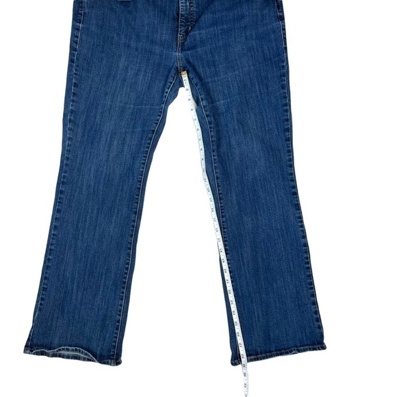 Levi’s Mid Rise Medium Wash 415 Relaxed Bootcut Jean Size 20W Plus Size - Picture 14 of 15